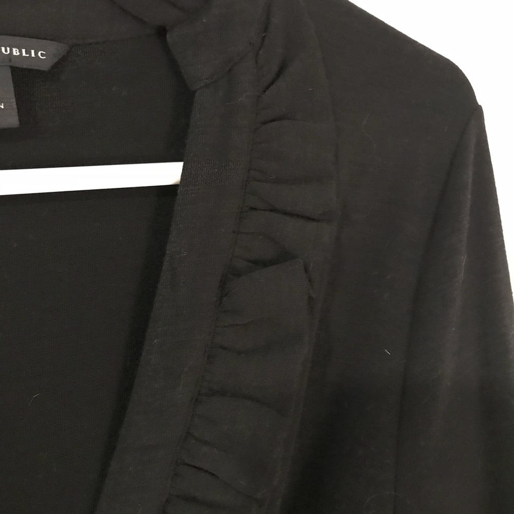 👗👗Classic Black Wrap Dress with Ruffle! 👗👗 - Picture 4 of 4